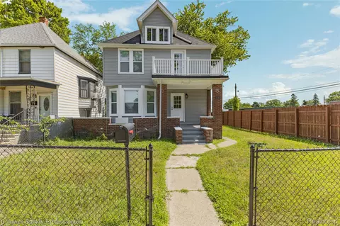 3736 Iroquois St, Detroit, MI 48214