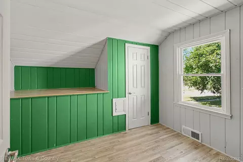 Bedroom - 1115 E Vernon Dr, Flint, MI 48503 photo 1 of 2