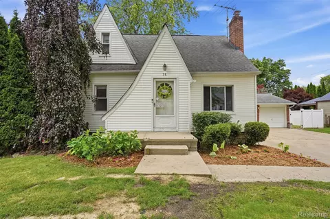 75 Preston Ave, Waterford, MI 48328