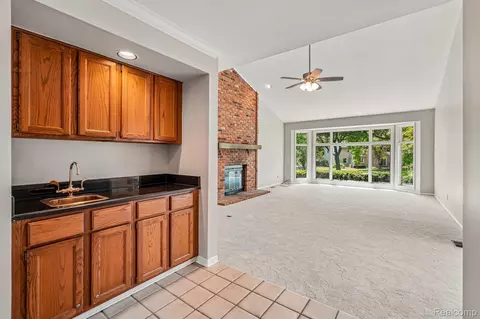 Living - 4523 Rivers Edge Dr, Troy, MI 48098 photo 4 of 8