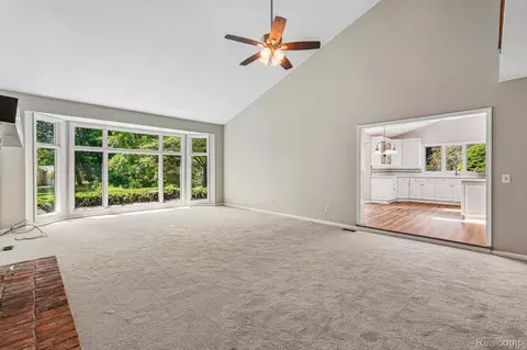 Living - 4523 Rivers Edge Dr, Troy, MI 48098 photo 2 of 8