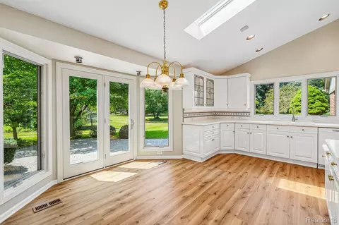 Kitchen - 4523 Rivers Edge Dr, Troy, MI 48098 photo 1 of 5