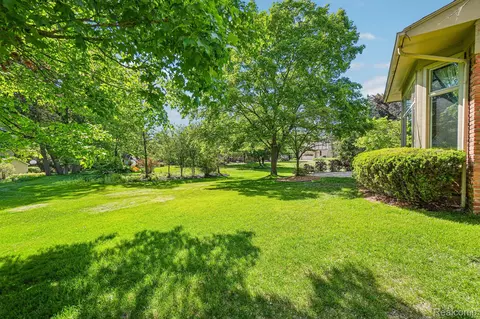 Exterior - 4523 Rivers Edge Dr, Troy, MI 48098 photo 3 of 10