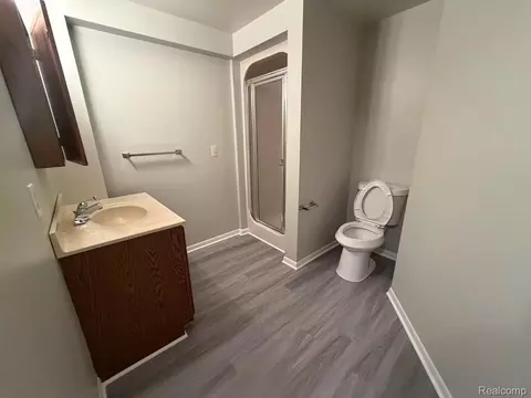 Bath - 4523 Rivers Edge Dr, Troy, MI 48098 photo 7 of 7