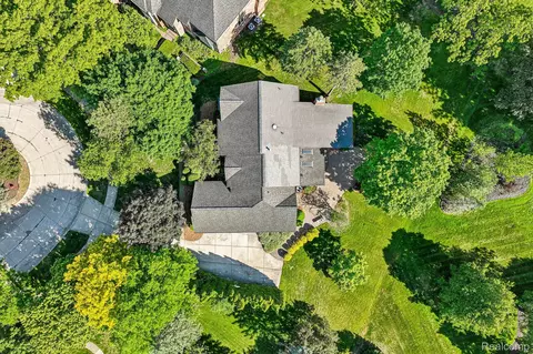 View/Area - 4523 Rivers Edge Dr, Troy, MI 48098 photo 4 of 4