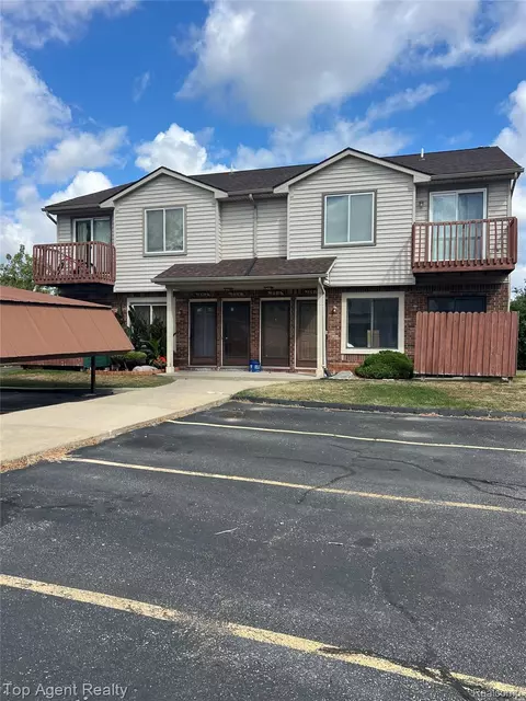 18914 E 14 Mile Rd, Roseville, MI 48066