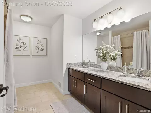 Bath - 19275 Elkhound Dr, Macomb, MI 48044 photo 5 of 6