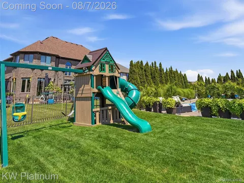 Exterior - 19275 Elkhound Dr, Macomb, MI 48044 photo 11 of 14