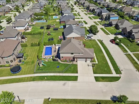 View/Area - 19275 Elkhound Dr, Macomb, MI 48044 photo 5 of 8