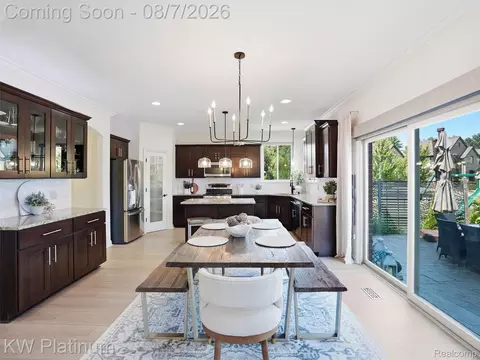 Dining - 19275 Elkhound Dr, Macomb, MI 48044 photo 2 of 4