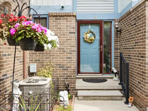 Exterior - 1715 River Rd, St. Clair, MI 48079 photo 2 of 4
