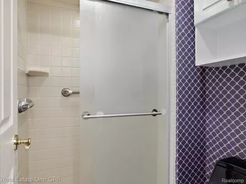 Bath - 1715 River Rd, St. Clair, MI 48079 photo 3 of 4