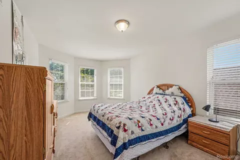 Bedroom - 49235 Yale Dr, Macomb, MI 48044 photo 2 of 4