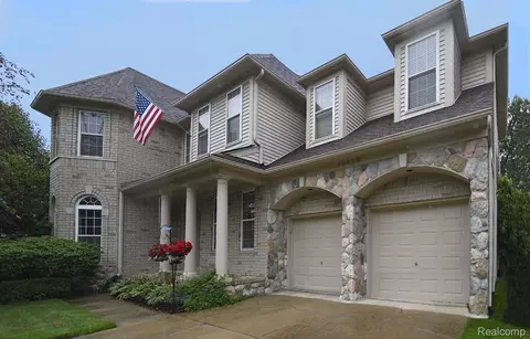 Exterior - 49235 Yale Dr, Macomb, MI 48044 photo 2 of 4