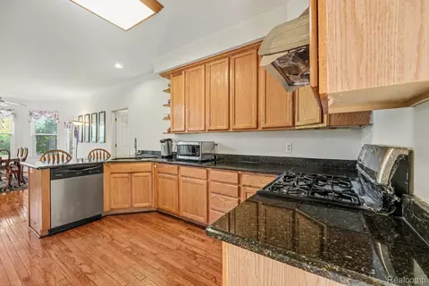 Kitchen - 49235 Yale Dr, Macomb, MI 48044 photo 2 of 2