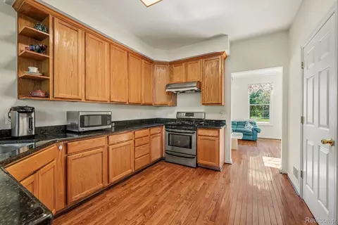 Kitchen - 49235 Yale Dr, Macomb, MI 48044 photo 1 of 2