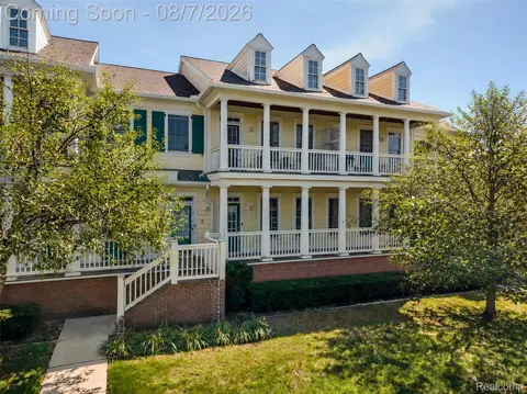 300 Beverly Ave, Auburn Hills, MI 48326