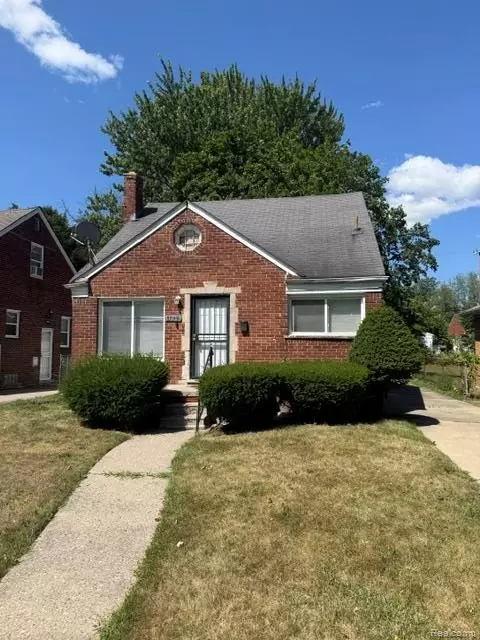 11369 Warwick St, Detroit, MI 48228