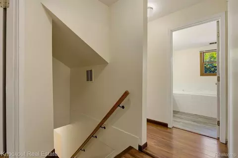 Entry Way - 480 E Genesee St, Frankenmuth, MI 48734 photo 5 of 7