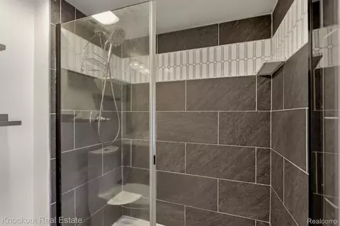 Bath - 480 E Genesee St, Frankenmuth, MI 48734 photo 3 of 4
