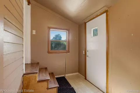 Entry Way - 480 E Genesee St, Frankenmuth, MI 48734 photo 7 of 7