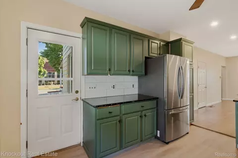Kitchen - 480 E Genesee St, Frankenmuth, MI 48734 photo 6 of 7