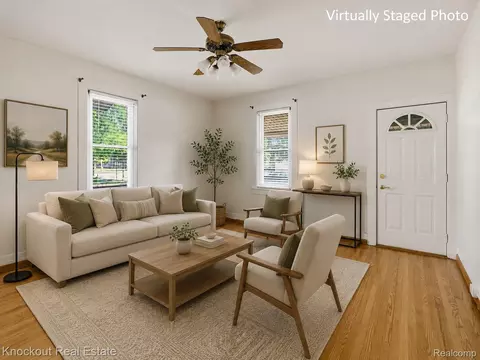 Living - 480 E Genesee St, Frankenmuth, MI 48734 photo 1 of 6