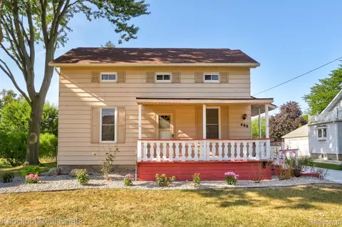 Exterior - 480 E Genesee St, Frankenmuth, MI 48734 photo 2 of 10