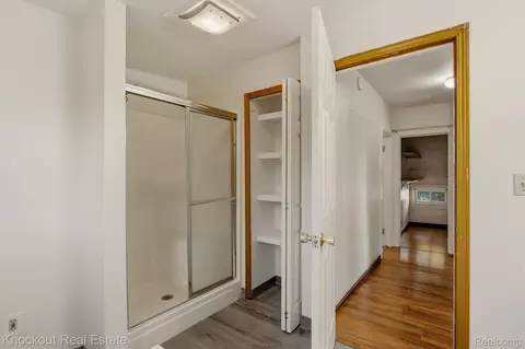 Entry Way - 480 E Genesee St, Frankenmuth, MI 48734 photo 4 of 7