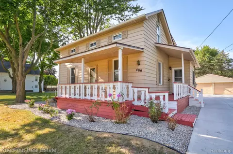Exterior - 480 E Genesee St, Frankenmuth, MI 48734 photo 3 of 10