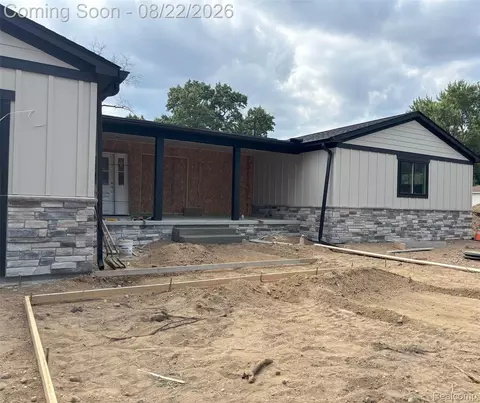 6119 N Ashland St, Commerce, MI 48382
