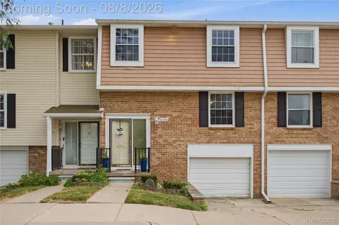 20350 Weybridge St, Clinton Township, MI 48036
