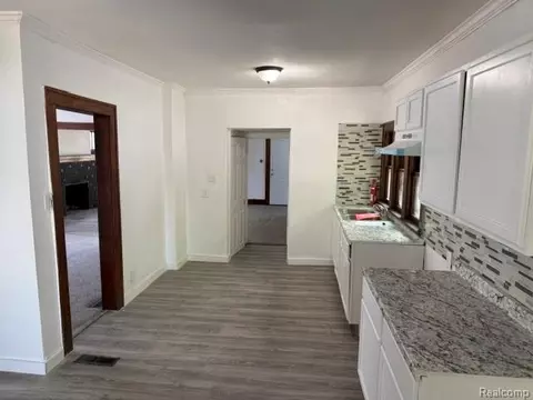 Entry Way - 917 E 8th St, Flint, MI 48503 photo 1 of 2