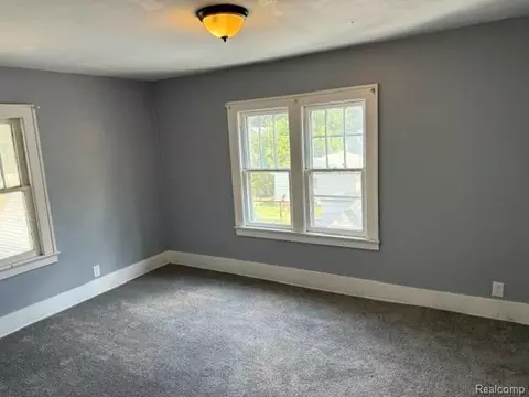 Bedroom - 917 E 8th St, Flint, MI 48503 photo 4 of 4