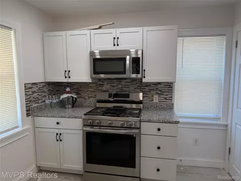 Kitchen - 7567 Timken Ave, Warren, MI 48091 photo 2 of 4