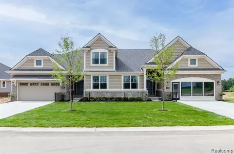3636 Chatham Pl #17, Brighton, MI 48114
