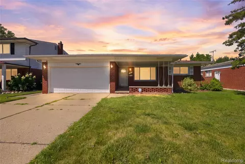11165 Hanna Dr, Sterling Heights, MI 48312