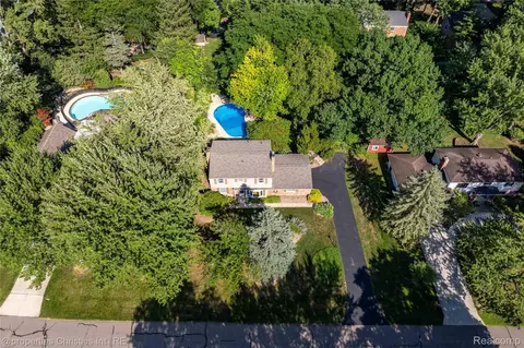 View/Area - 3560 Beach Rd, Troy, MI 48084 photo 1 of 2