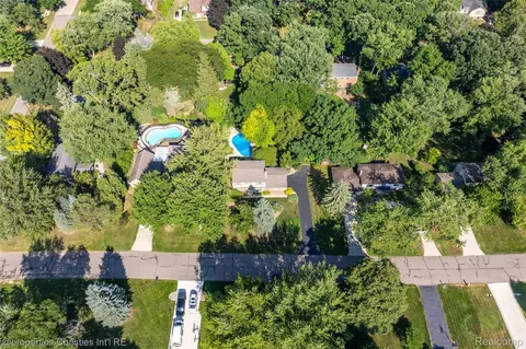 View/Area - 3560 Beach Rd, Troy, MI 48084 photo 2 of 2