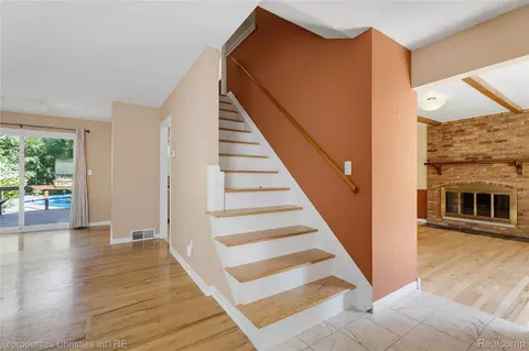 Entry Way - 3560 Beach Rd, Troy, MI 48084 photo 1 of 1