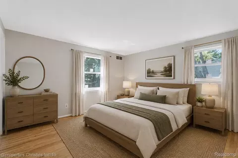 Bedroom - 3560 Beach Rd, Troy, MI 48084 photo 1 of 5
