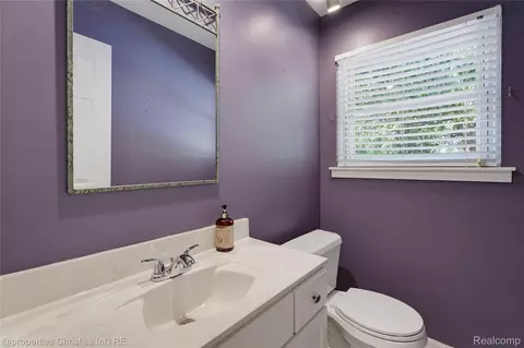 Bath - 3560 Beach Rd, Troy, MI 48084 photo 1 of 4