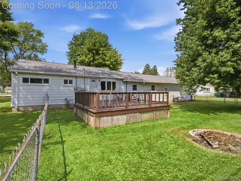 Exterior - 1105 Whiting St, St. Clair, MI 48079 photo 4 of 6
