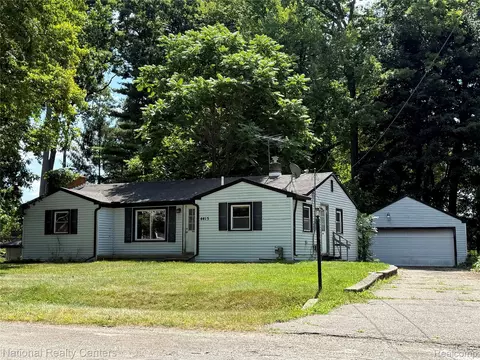 4415 Sedum Gln, Waterford, MI 48328