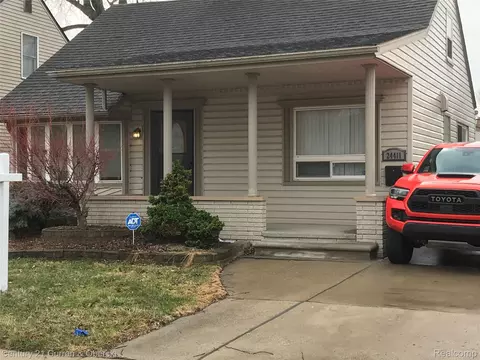 Exterior - 24411 Penn St, Dearborn, MI 48124 photo 3 of 4