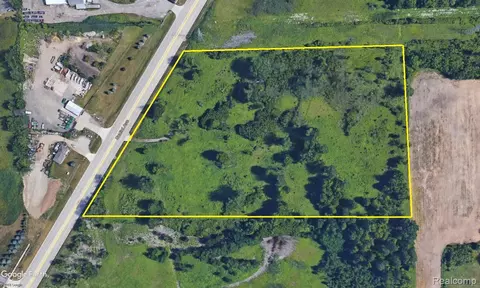 55370 Gratiot Ave, Chesterfield, MI 48051