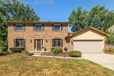 15569 Penn Dr, Livonia, MI 48154