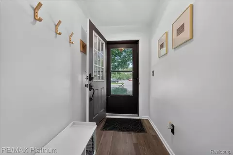 Entry Way - 1602 Pinecroft Ln, Howell, MI 48855 photo 1 of 3