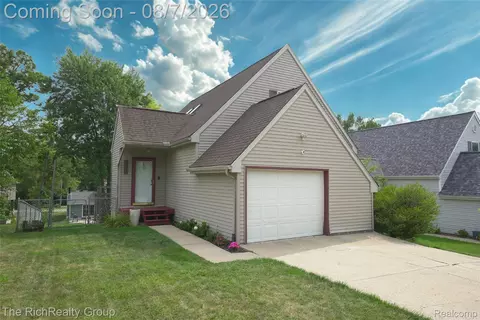 2625 Northlawn Ave, Ypsilanti, MI 48197