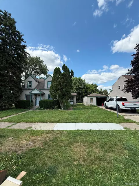 32440 Donnelly St, Garden City, MI 48135
